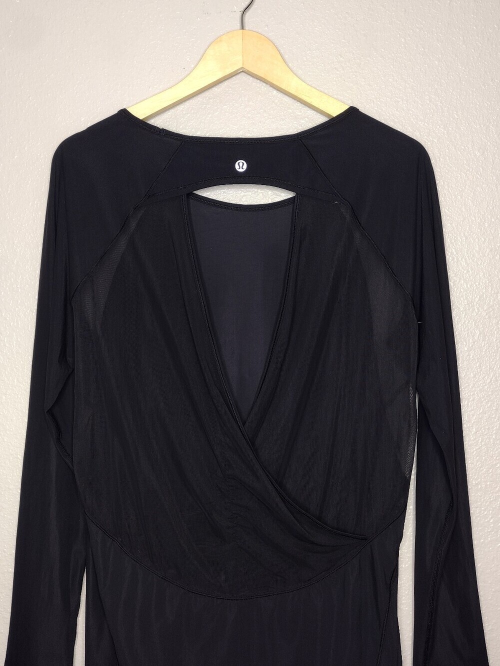 Lululemon Black Lightweight Long Sleeve Athletic Top Sz 10 - Picture 5 of 15